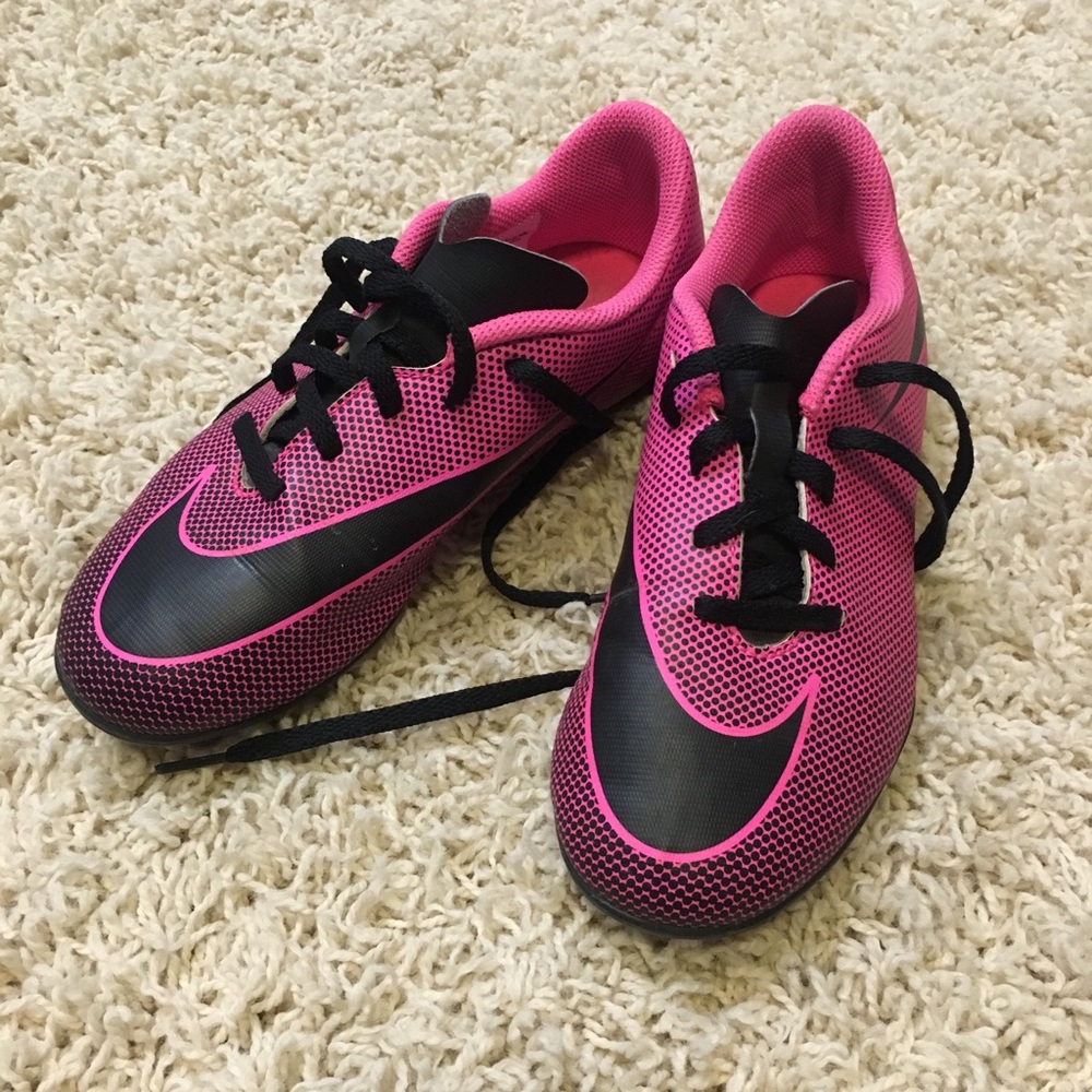 Kids size 4Y soccer cleats. EEUC